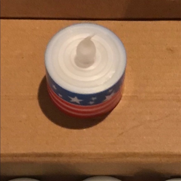 Battery Operated Patriotic Flag LED Tea Light Candles - Picture 4 of 10
